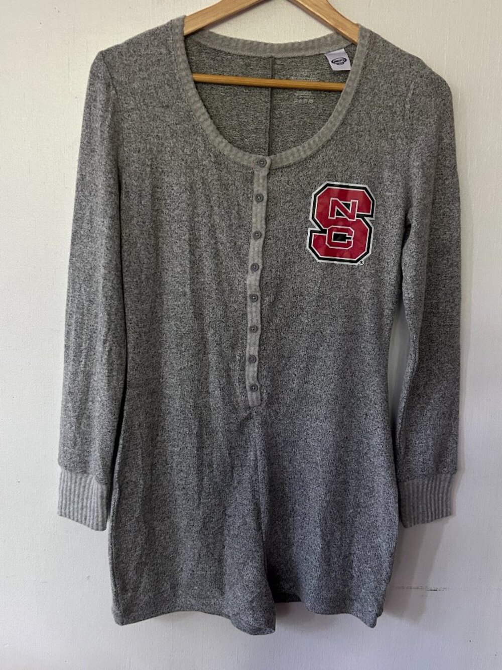 NC State Wolfpack One Piece Sleepwear Romper‎ Womens Small Gray North Carolina